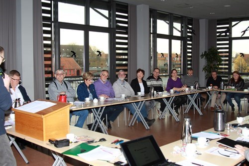 Foran de mange veloplagte fremmødte medlemmer